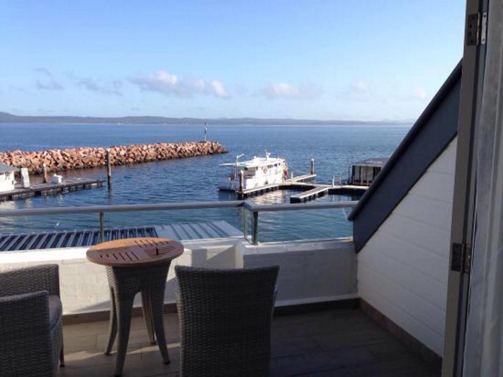 Hotel Anchorage Port Stephens Corlette Esterno foto