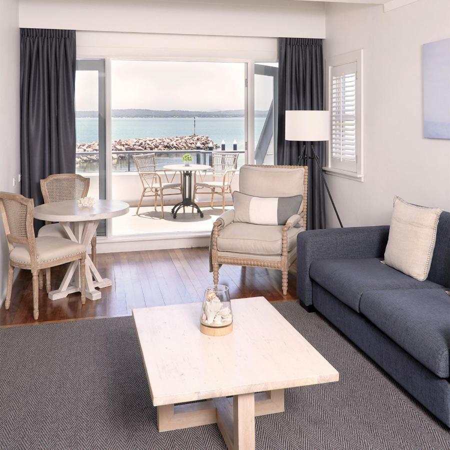 Hotel Anchorage Port Stephens Corlette Esterno foto